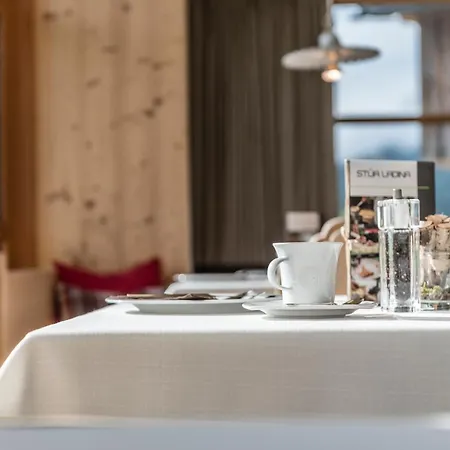 Miraval Naturhotel Отель Бадия